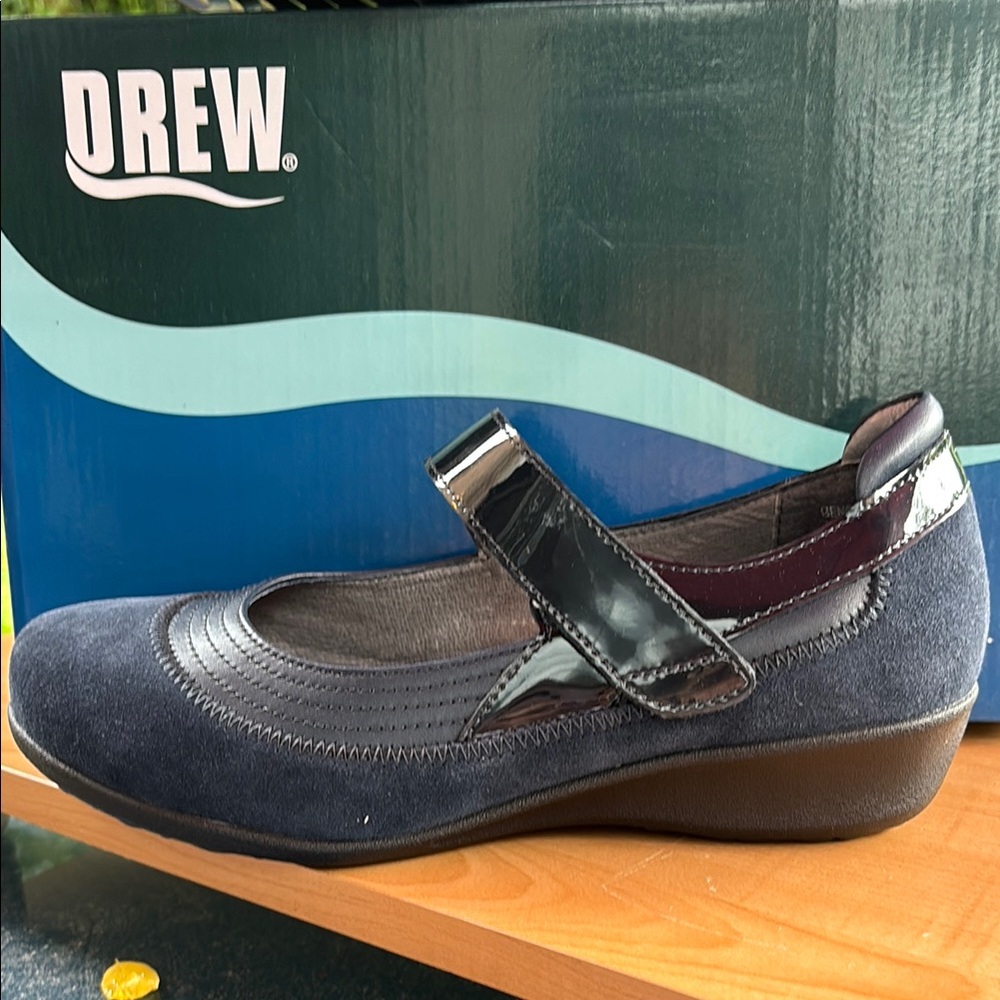 Genoa by DREW Mary Jane leather Flats Loafers. WIDE WIDTH - Picture 5 of 12